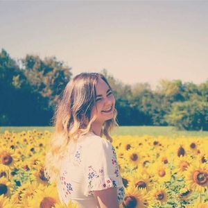 Meet your Posher, Nicole